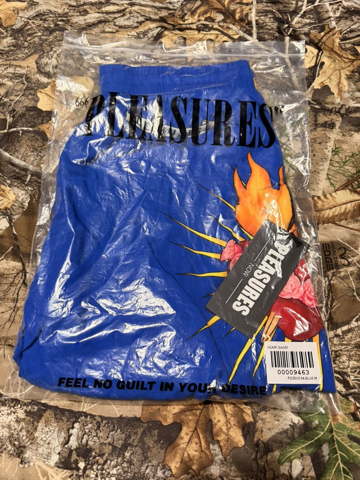 Pleasures Pleasures Heart Short Size US 33 - 7 Thumbnail