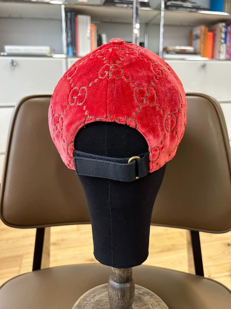 Gucci Gucci Red velvet cap -DMC-2508 Size ONE SIZE - 3 Thumbnail