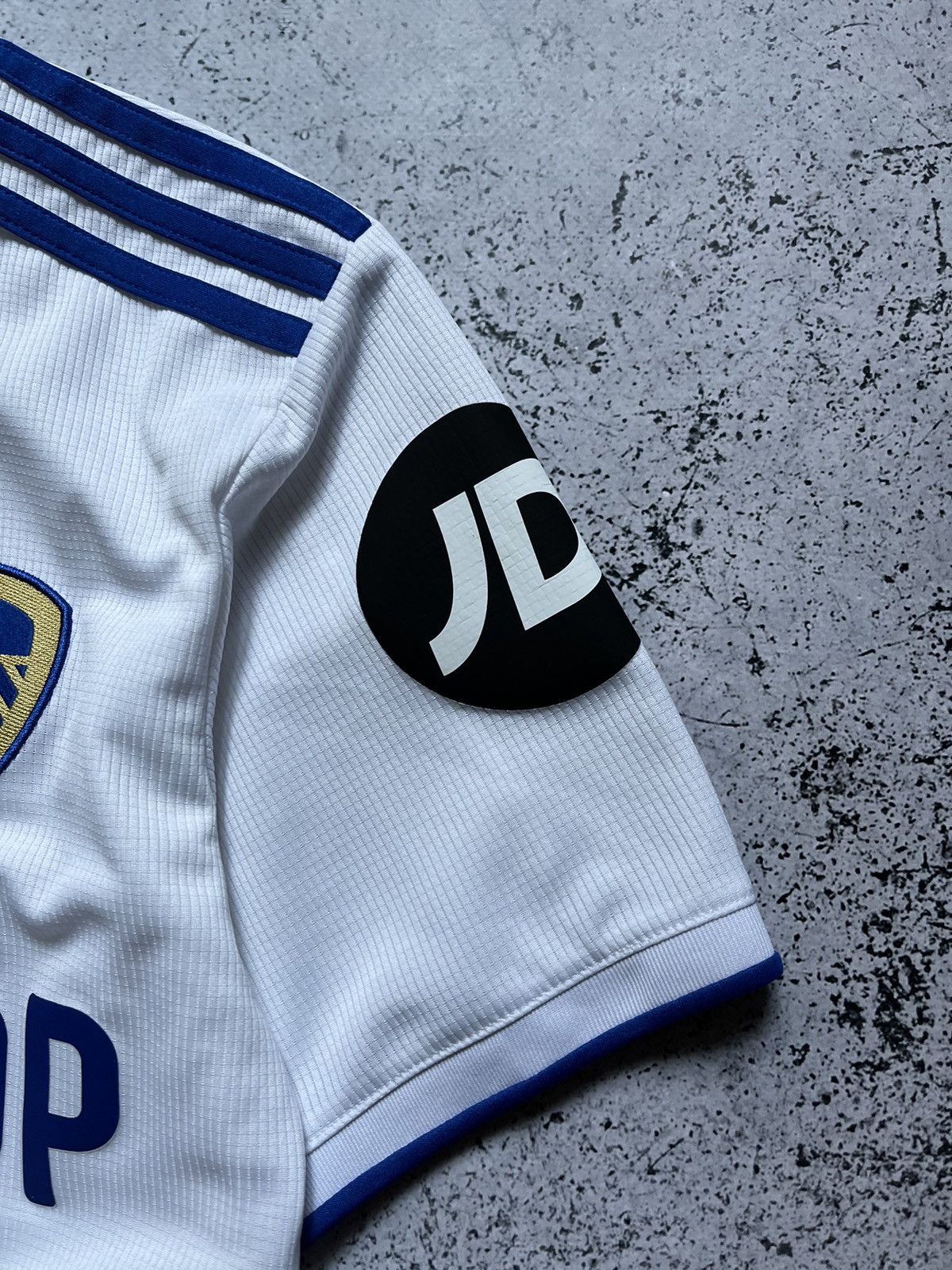 Adidas Vintage Adidas Leeds United Soccer Jersey Y2K White Size XS Size US XS / EU 42 / 0 - 4 Thumbnail