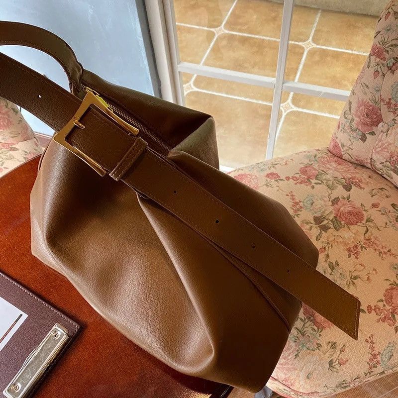 Japanese Brand × Vintage Capacity messenger crossbody unisex PU Leather Shoulder Bag Size ONE SIZE - 8 Thumbnail