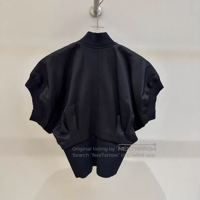 Louis Vuitton Louis Vuitton Short black bat-sleeve jacket Size XS / US 0-2 / IT 36-38 - 4 Thumbnail