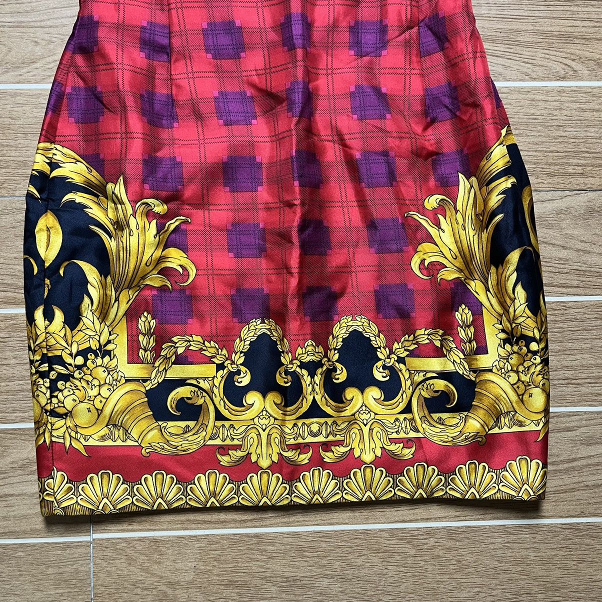 Versace Vintage Circa 1991 Atelier Versace Baroque Skirt Size 27" / US 4 / IT 40 - 9 Thumbnail