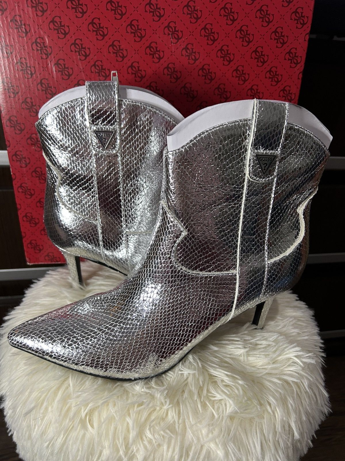 Guess GUESS Ankle Boots (Silver Snake Print), size 39 Size US 9 / IT 39 - 2 Thumbnail