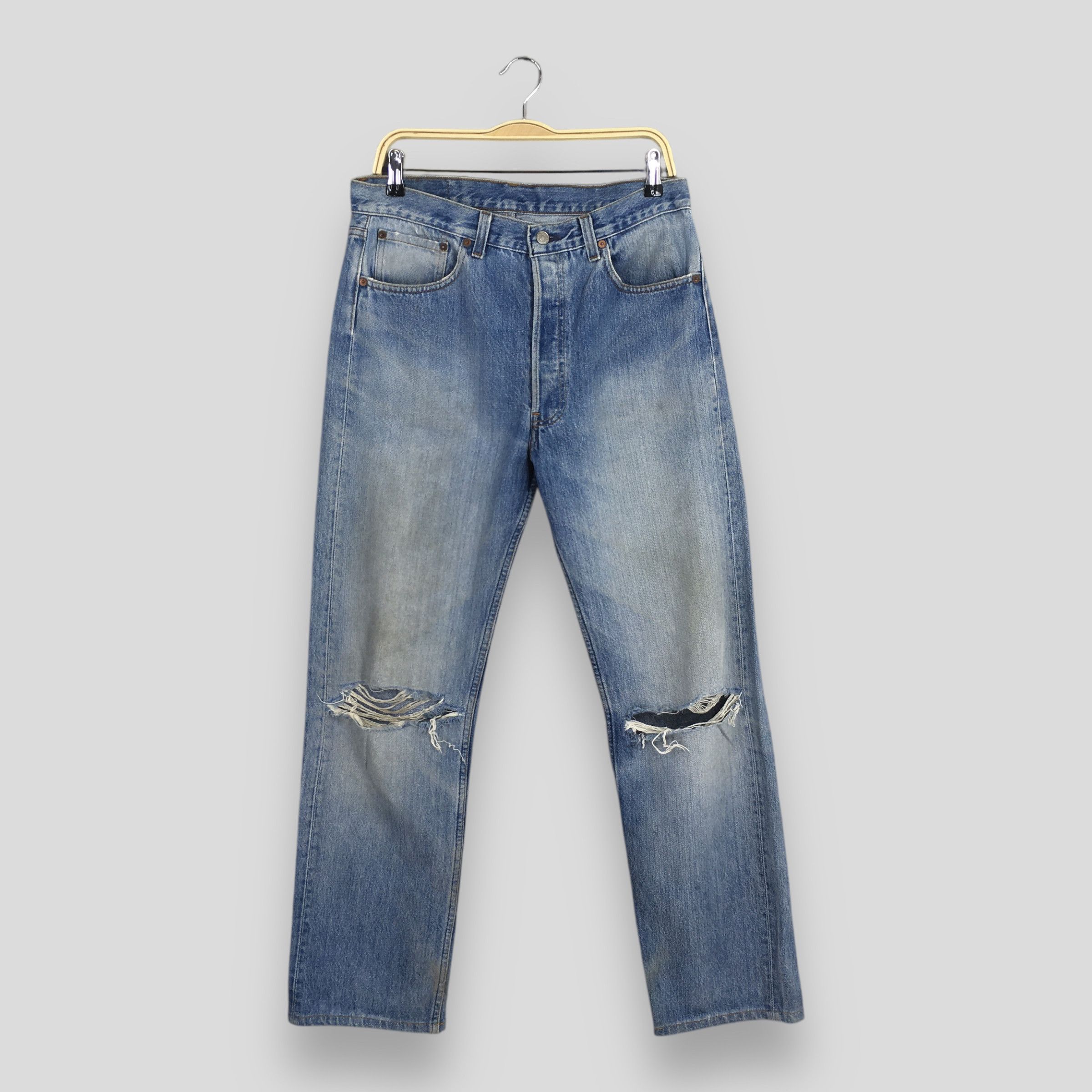 Levi's Size 32x29.5 Vintage 90s Levi's 501 Distressed Jeans S1162 Size US 32 / EU 48 - 1 Thumbnail