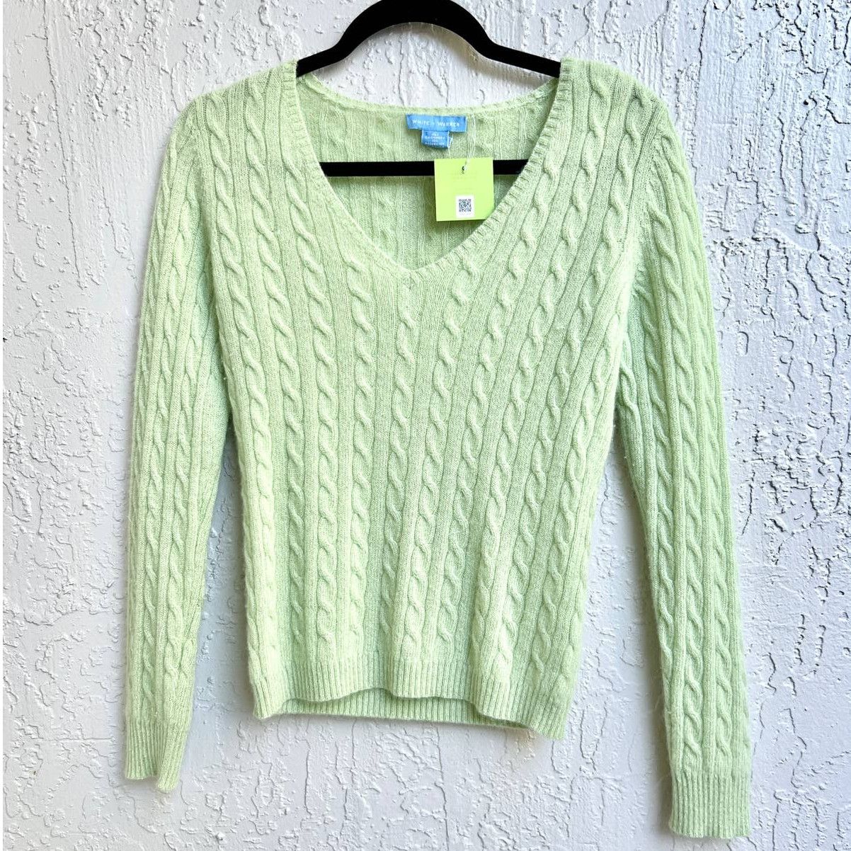 Image of White Warren White+Warren Cable Knit V-Neck Pullover Sweater Green Small, Women's