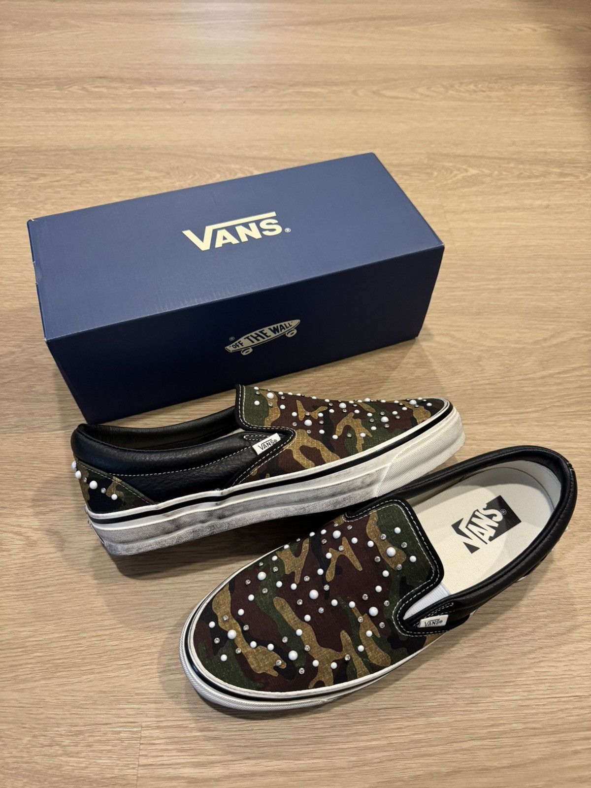 Vans Vans Camo Pearlized Slip Ons Size US 11 / EU 44 - 1 Thumbnail