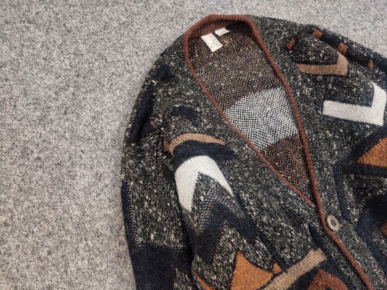 Japanese Brand Vintage 90's Japanese Style Knit Art Gray Pattern Cardigan Size US L / EU 52-54 / 3 - 7 Thumbnail