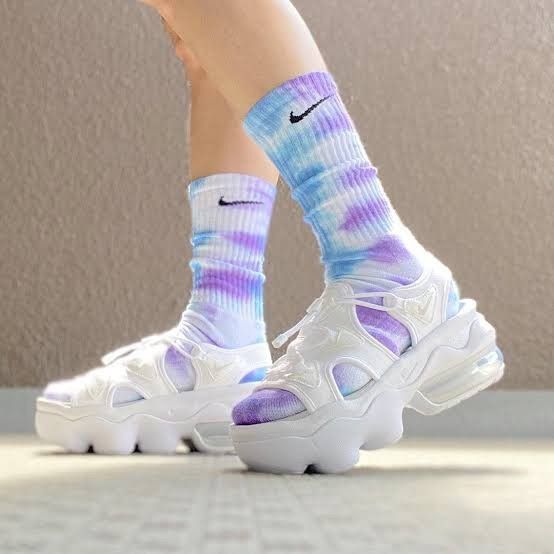 Nike Nike Air Max Koko Sandal Triple White Size US 5 / EU 37 - 24 Thumbnail