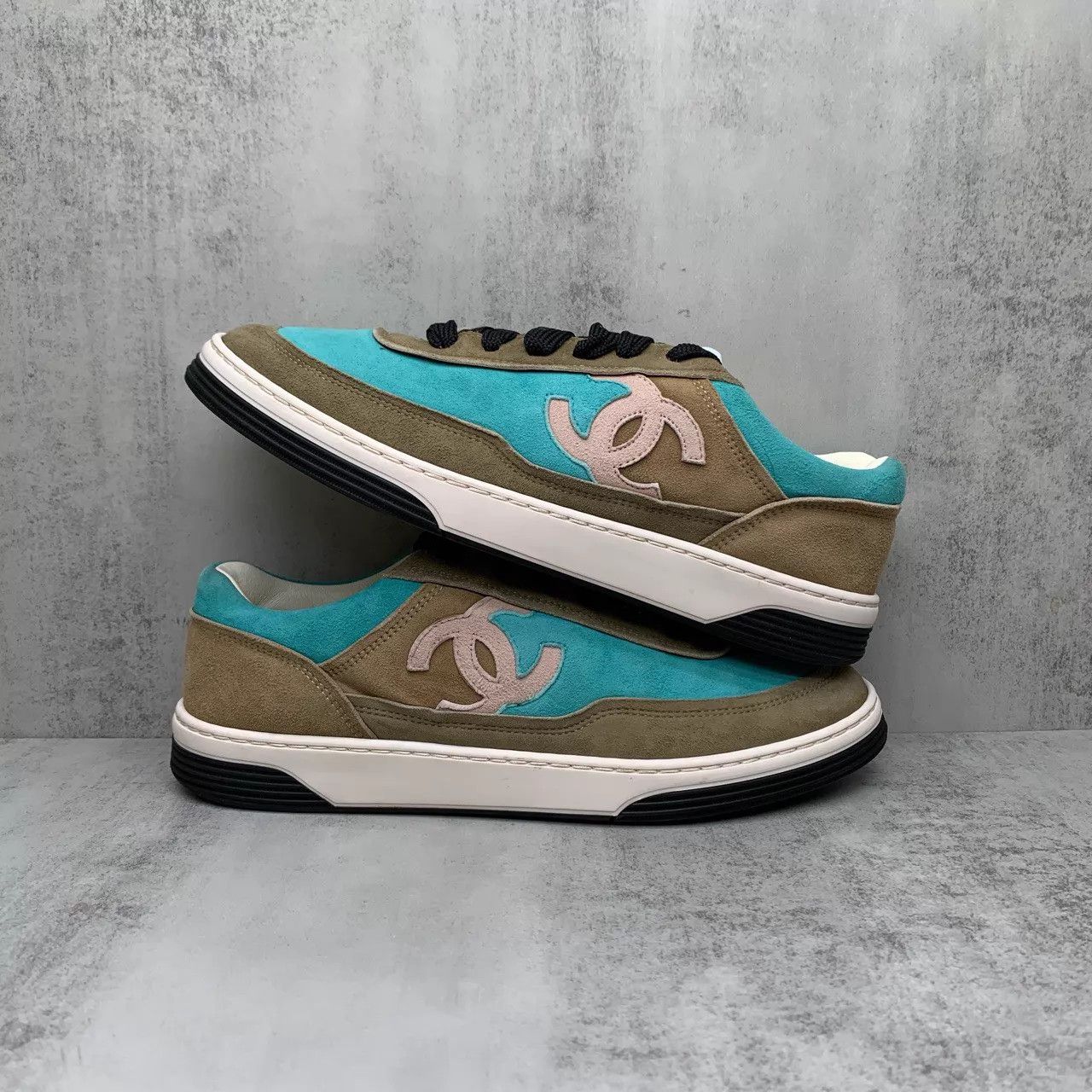Chanel Chanel Blue-Brown Colorblock New CC Sneaker 38 98 Size US 7.5 / IT 37.5 - 2 Thumbnail