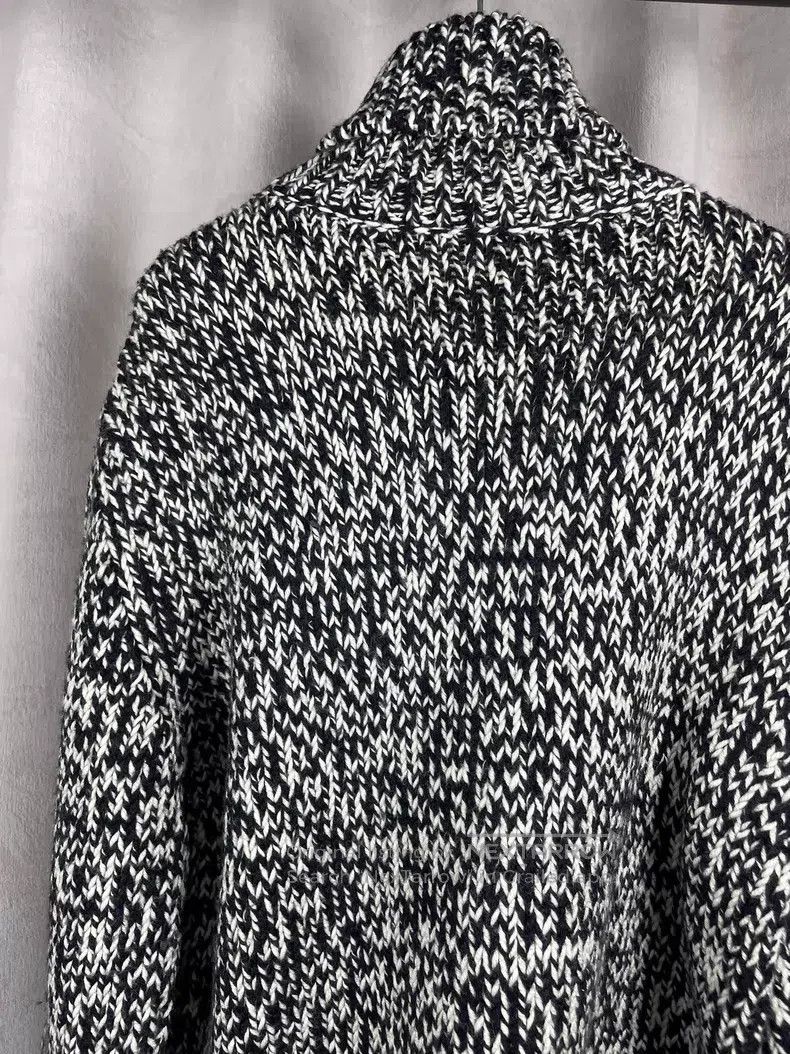 Saint Laurent Paris Saint Laurent Paris Black and White Knit Snowflake High Ne Size US S / EU 44-46 / 1 - 5 Thumbnail