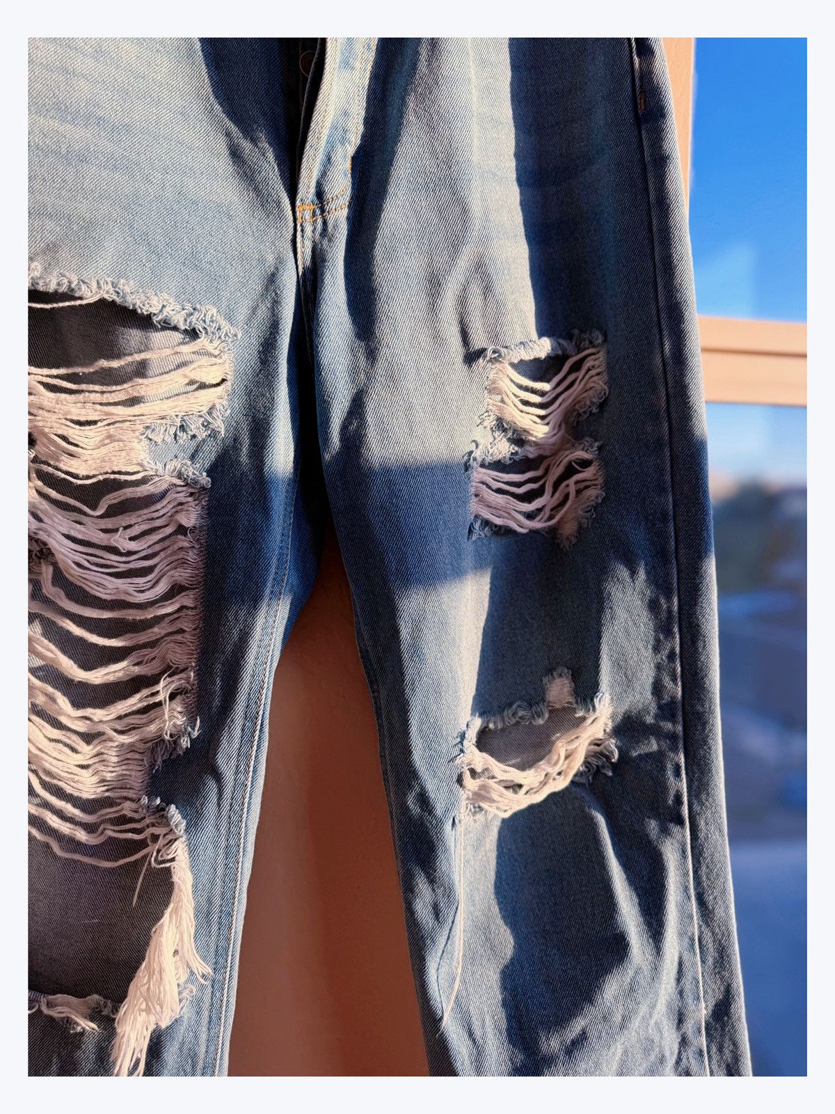 Other CELLO High-Rise Distressed Jeans – Size 7 Size 30" / US 8 / IT 44 - 2 Thumbnail
