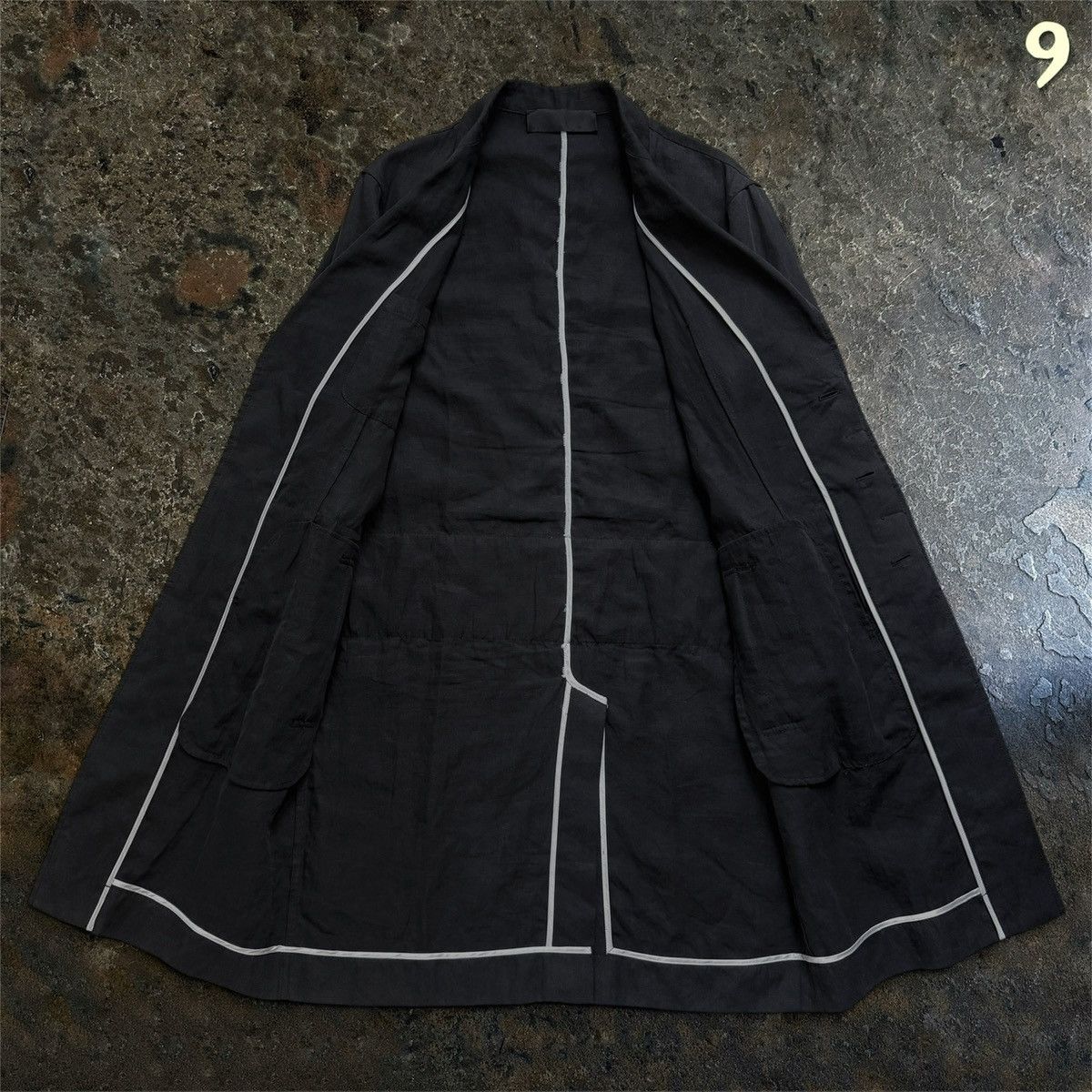 Haider Ackermann Haider Ackermann SS20 Sample Asymetrical Luxury Mantel M Size US M / EU 48-50 / 2 - 5 Thumbnail