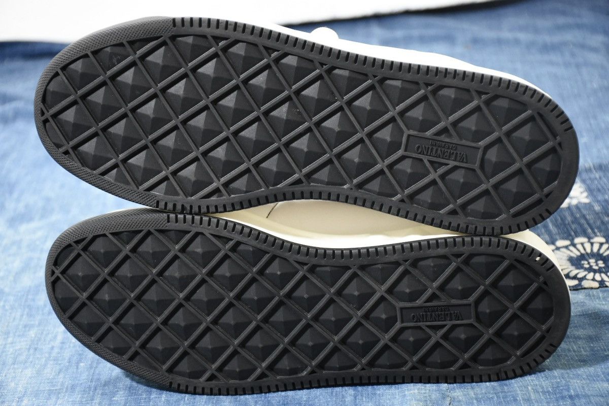 Valentino Valentino One Stud Garavani Sneaker Size US 7 / EU 40 - 11 Thumbnail