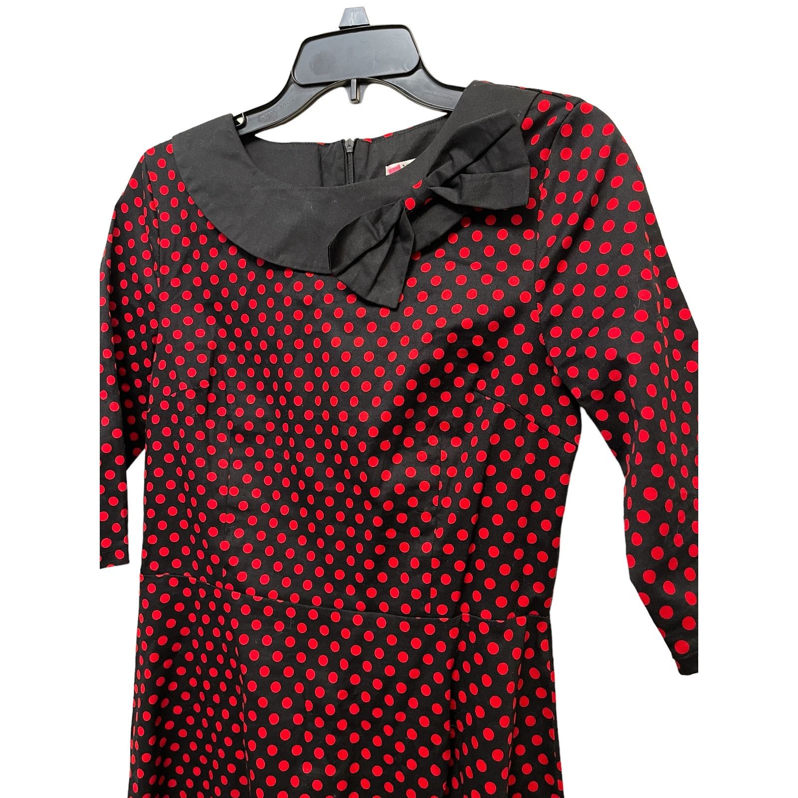 Vogue 1950's Looking Dress Red polkadot black bow Vogue Sz M Size M / US 6-8 / IT 42-44 - 2 Thumbnail