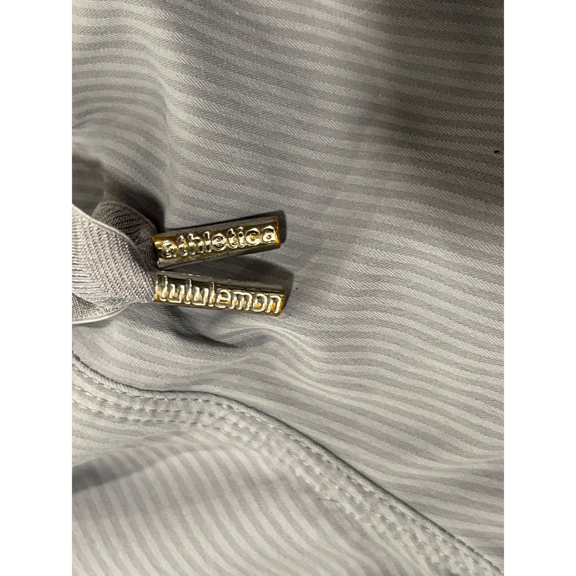 Lululemon Lululemon Fossil Gray Yoga Camp Crop Pants Size 4 With Draws Size 27" / US 4 / IT 40 - 8 Thumbnail