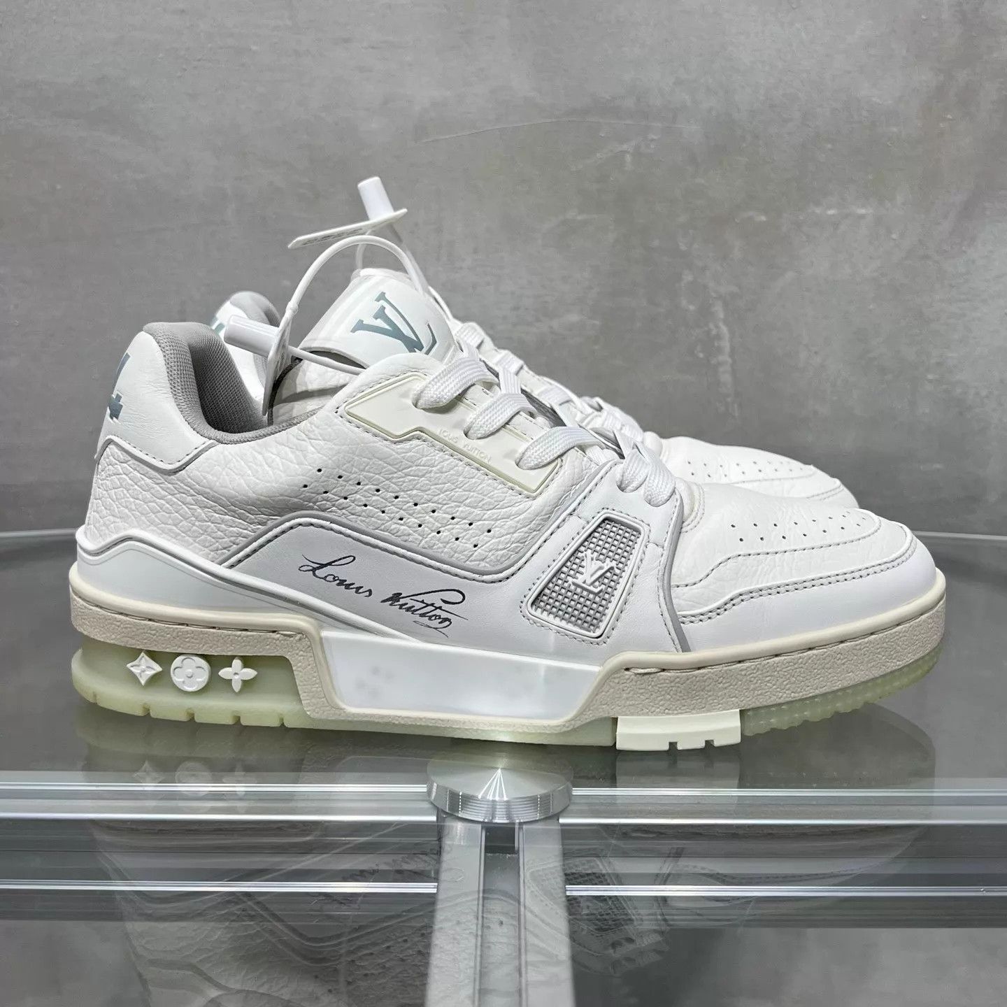 Louis Vuitton LV Trainer White Cement UK3.5/37.5 YH25245 Size US 7 / IT 37 - 4 Thumbnail