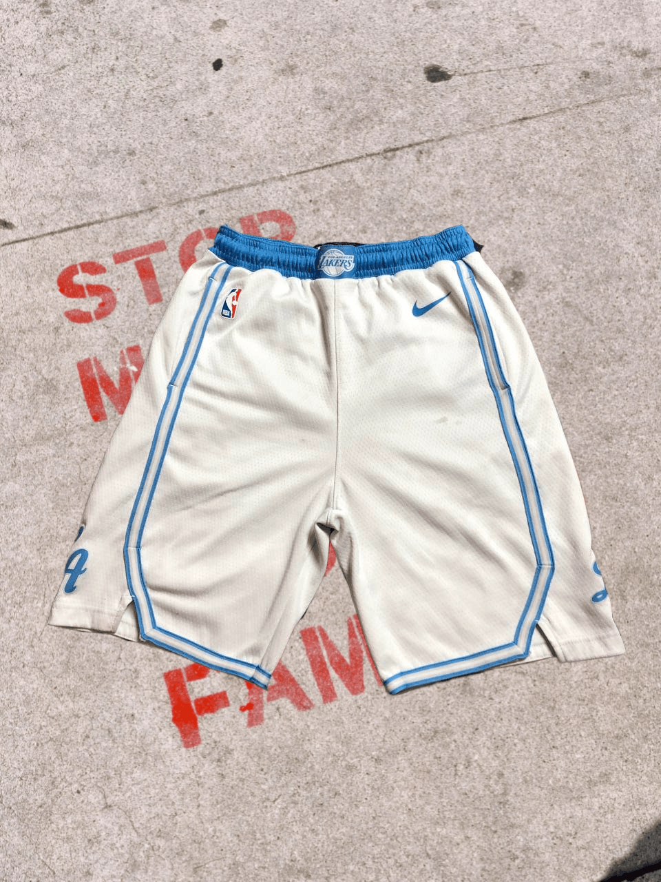 Nike Vintage Nike shorts streetwear swoosh casual y2k Size US 34 / EU 50 - 1 Thumbnail