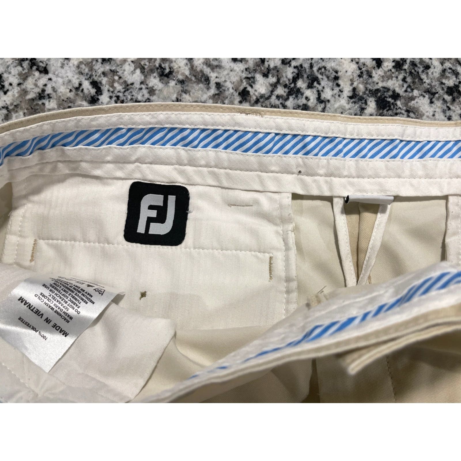 Footjoy FootJoy Golf Shorts Bermuda, Beige, 38, Men, Regular, Flat Front, Microfiber, 9in Inseam Size US 38 / EU 54 - 3 Thumbnail