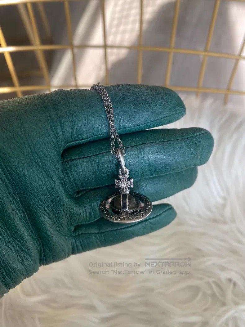 Vivienne Westwood Vivienne Westwood Limited edition medium gray-green carved Size ONE SIZE - 1 Thumbnail