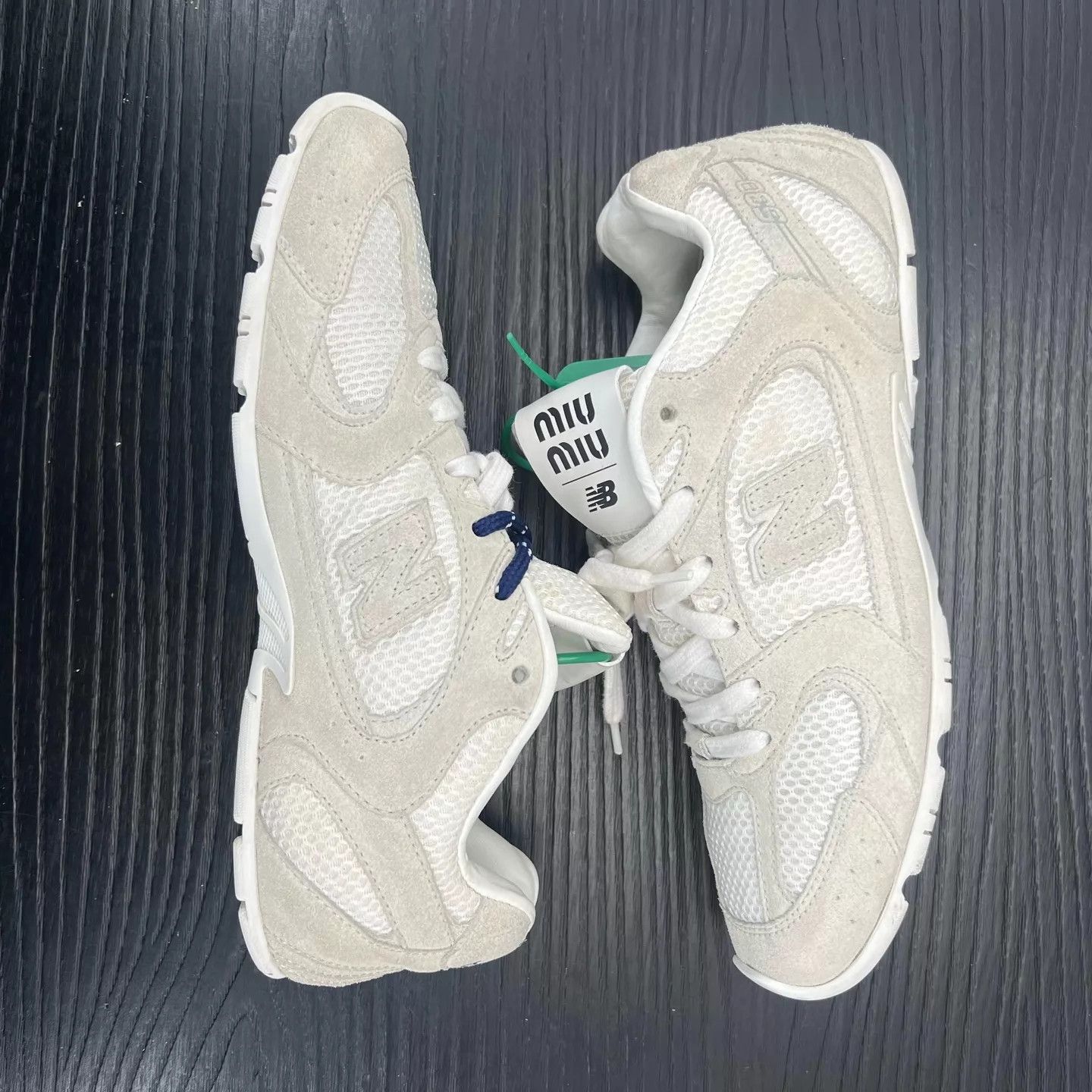 Miu Miu MIU MIU NB530 White 39.5 Like New Size US 9 / IT 39 - 2 Thumbnail