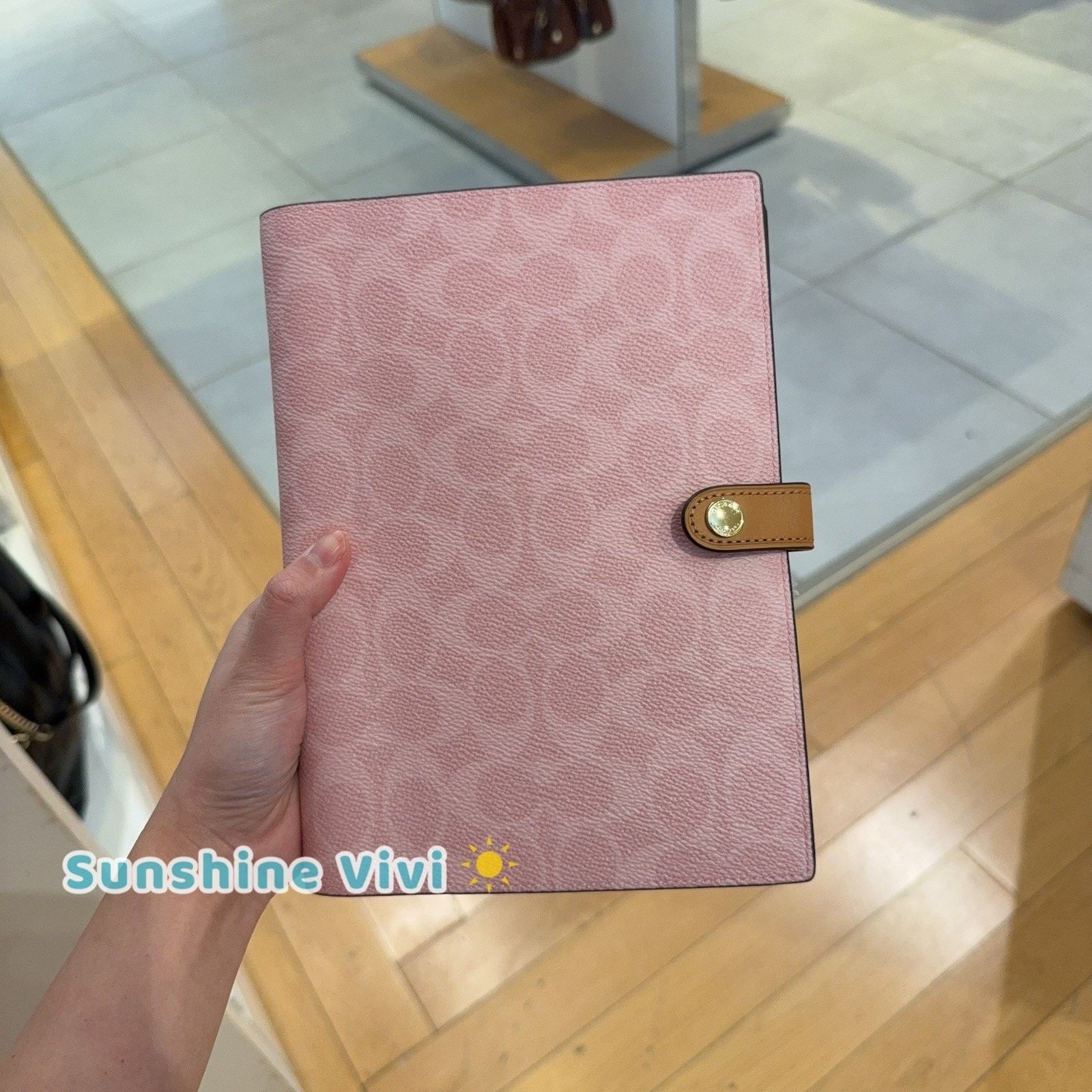 Coach NWT limited Coach Notebook Gold/Powder Pink CEA49 Size ONE SIZE - 2 Thumbnail