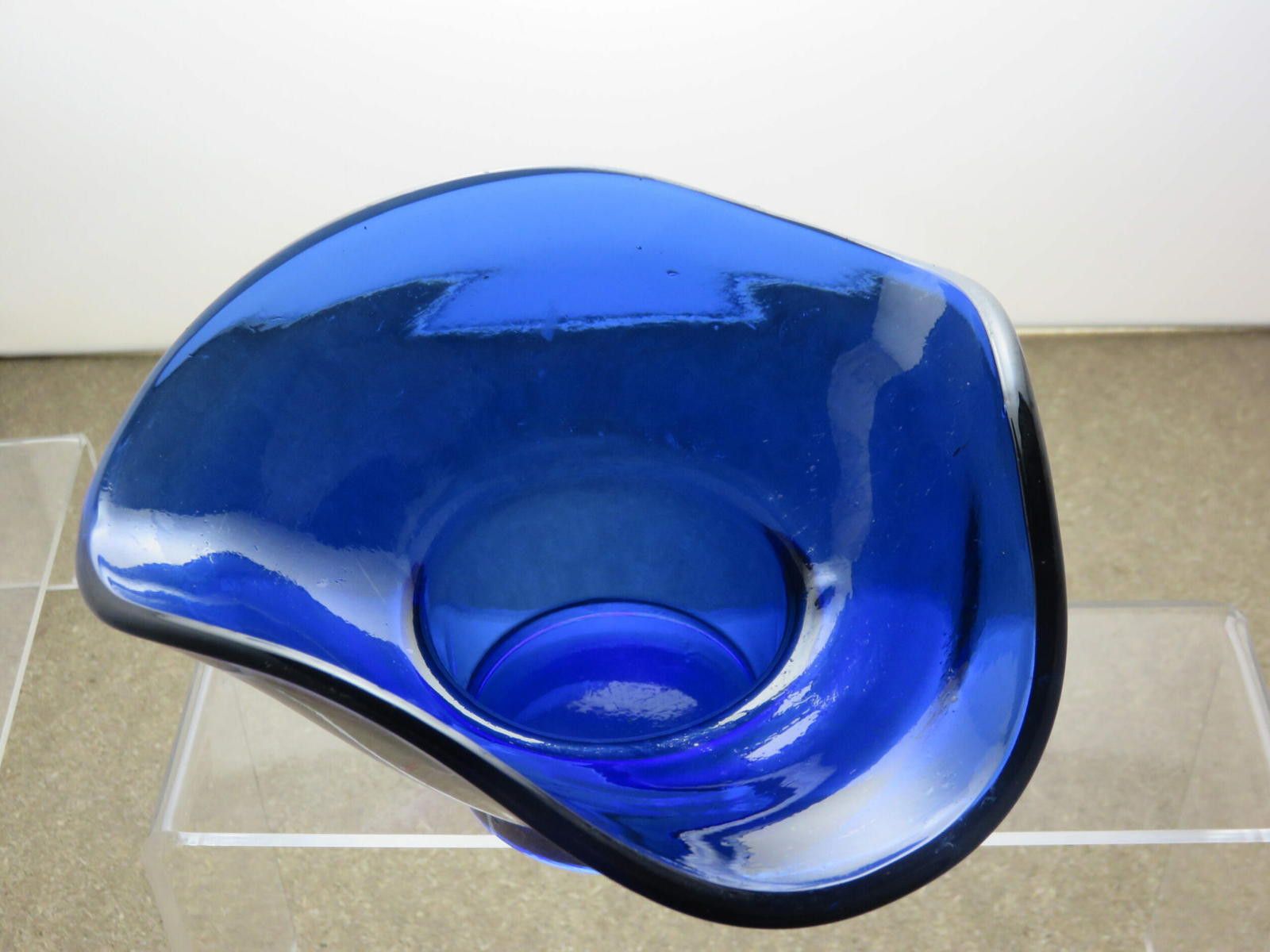 The Unbranded Brand Vintage Rare Glass Blue Bowl 3 1/3" Size ONE SIZE - 6 Thumbnail
