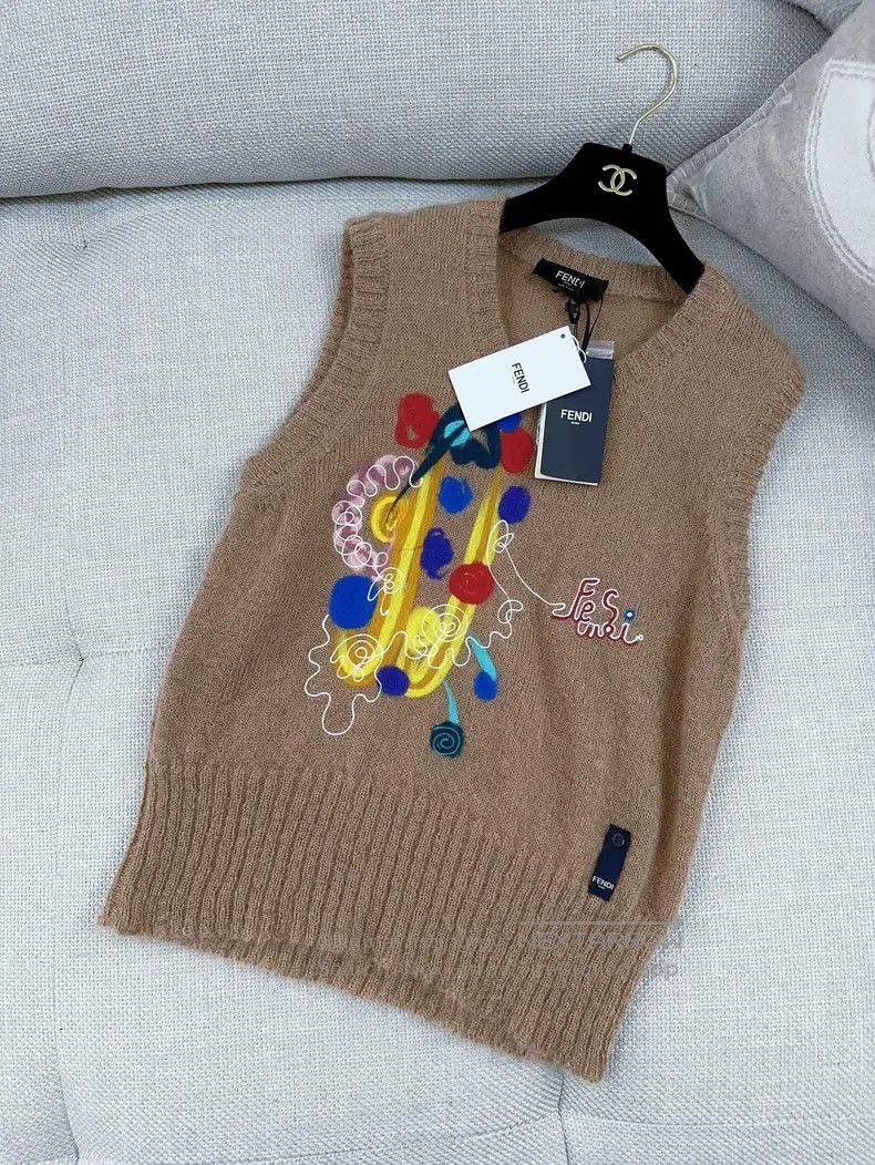 Fendi Fendi Brown Embroidered Mohair Knit Sleeveless Vest Size US M / EU 48-50 / 2 - 1 Thumbnail