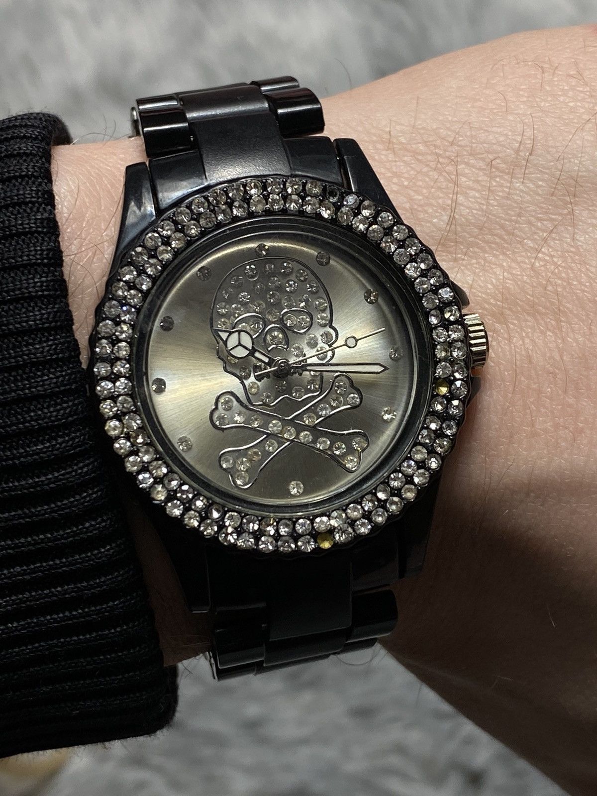 Jewelry Black Skull Watch with Crystal Bezel - Edgy Design Size ONE SIZE - 8 Thumbnail