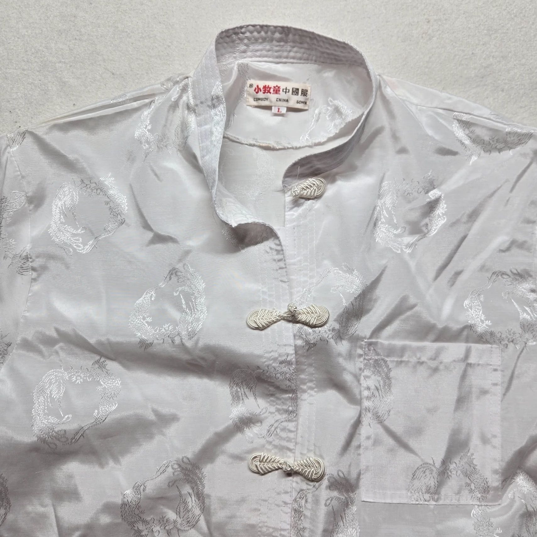 Vintage Pocket Shirt Adult L White Embroidered Crane 3 Pocket Short Sleeve Knit Crew Neck Hook & Loop Unisex Size US L / EU 52-54 / 3 - 2 Thumbnail