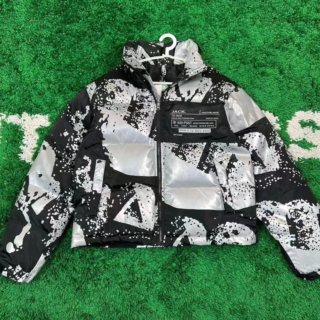 Travis Scott PLAYSTATION X CACTUS JACK REFFLECTIVE PUFFER JACKET 