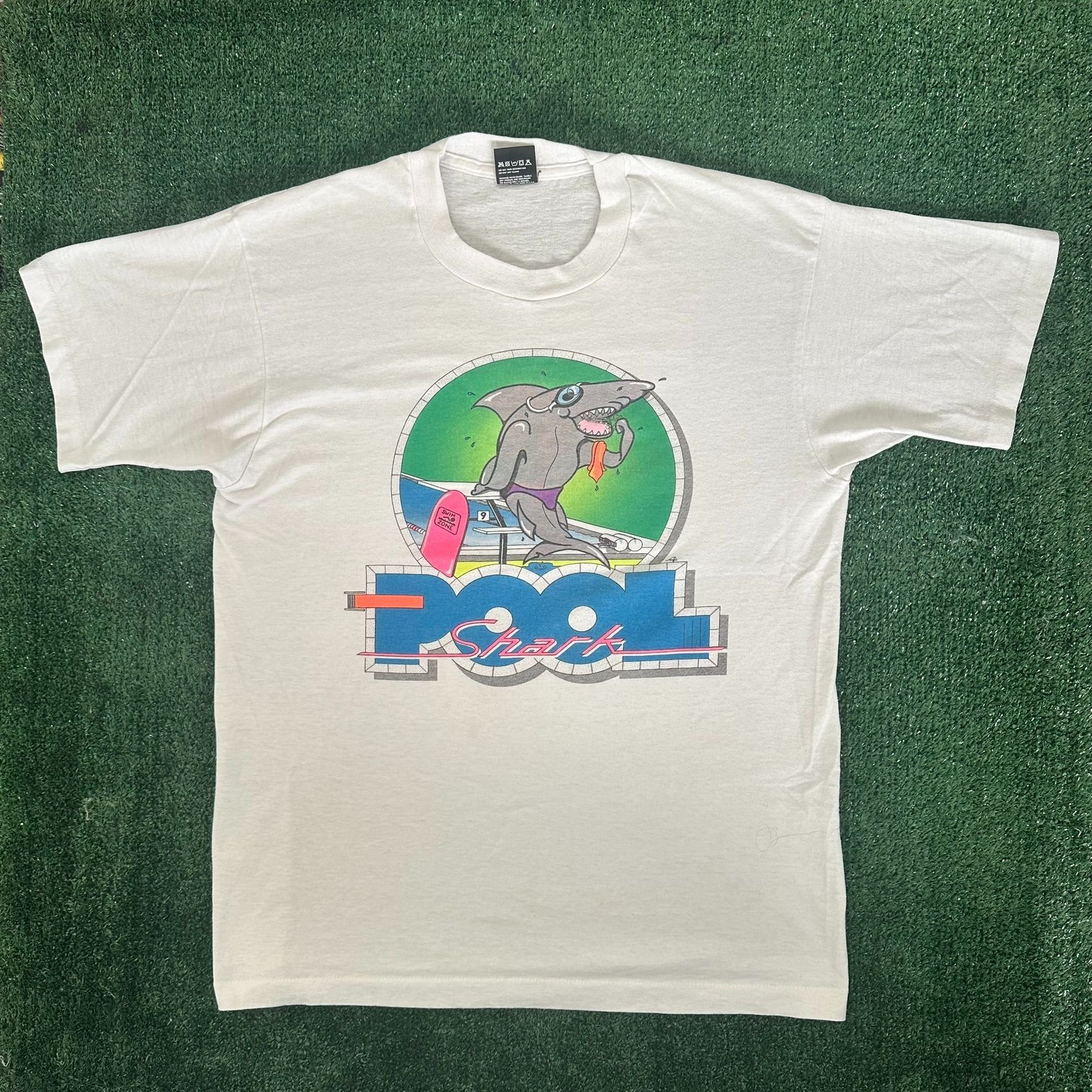 Vintage Vintage 90s Pool Shark T-Shirt Swim Humor Single Stitch Tee Size US L / EU 52-54 / 3 - 1 Thumbnail