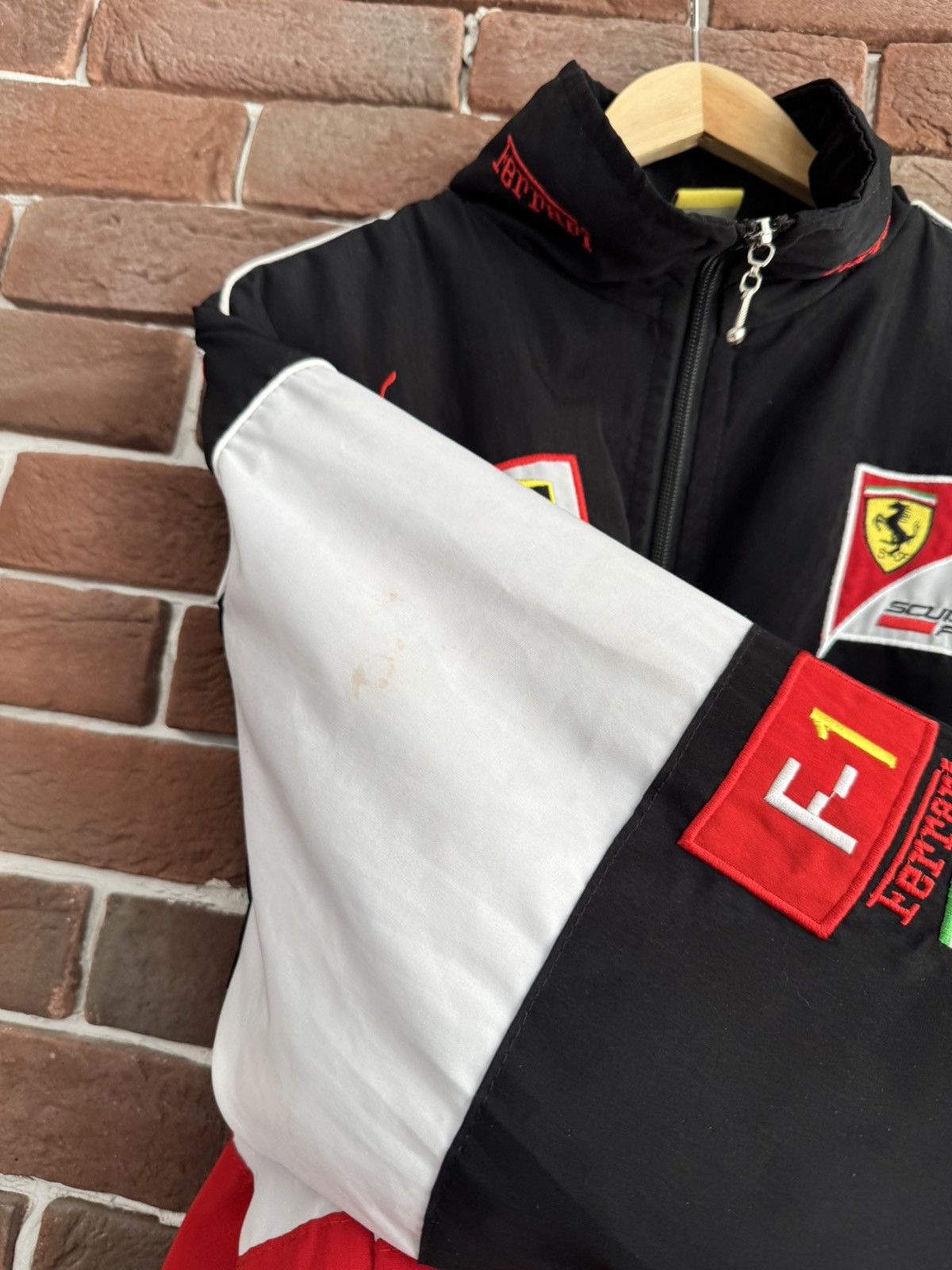 Ferrari Vintage Y2k Ferrari Racing Formula One Rare Hype Jacket Size US L / EU 52-54 / 3 - 13 Thumbnail