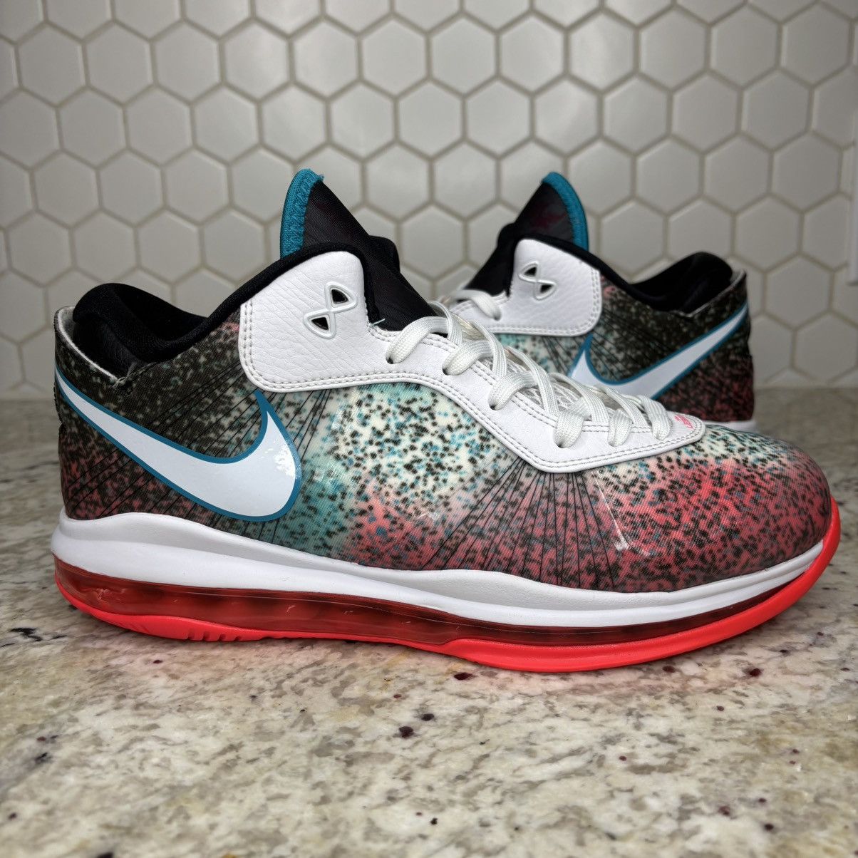 Nike Size 9.5 - Nike LeBron 8 V/2 Low Miami Night Clean No Box Size US 9.5 / EU 42-43 - 4 Thumbnail