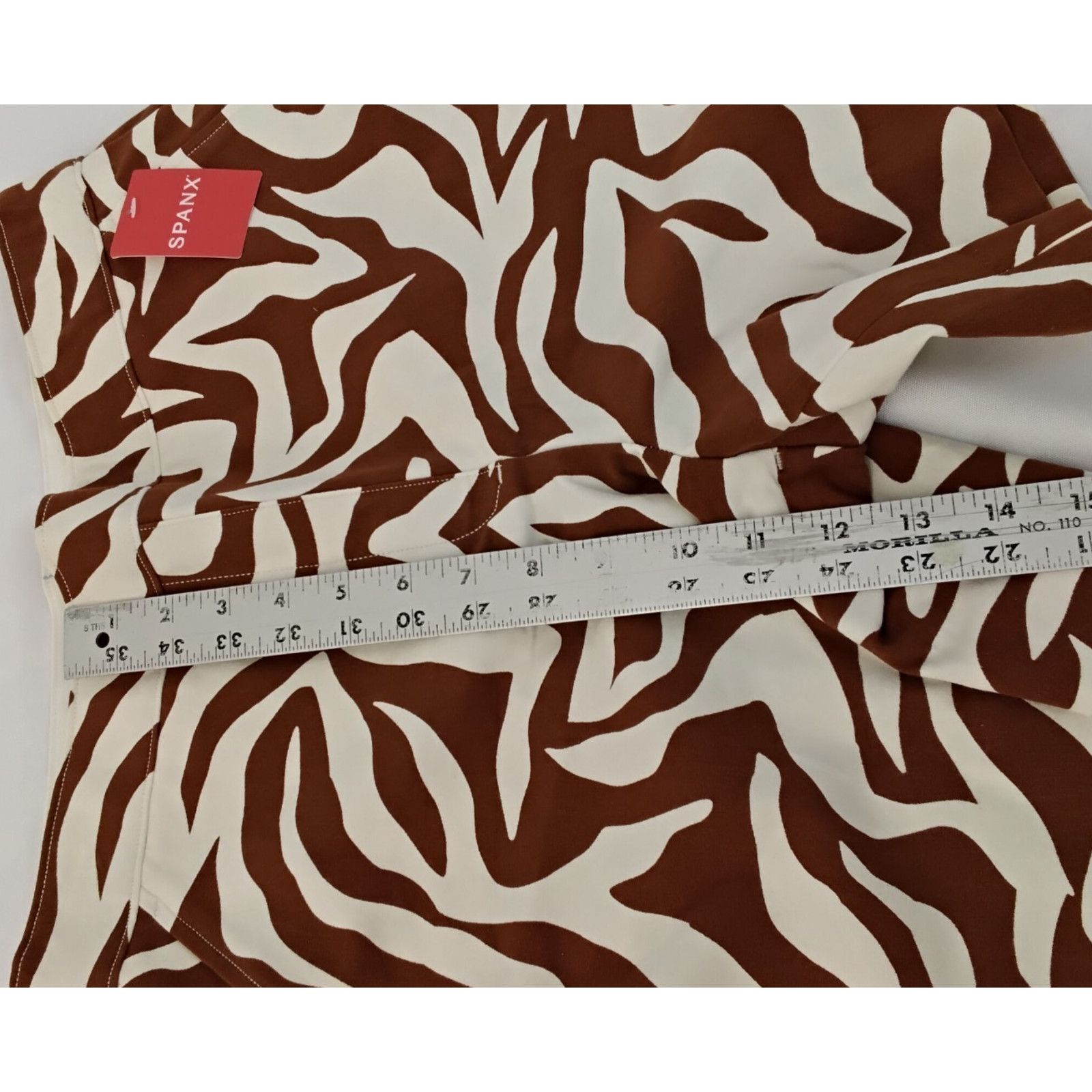 Spanx Spanx Polished 6" Shorts Women's S Brown + White Zebra Print Size 28" / US 6 / IT 42 - 15 Thumbnail