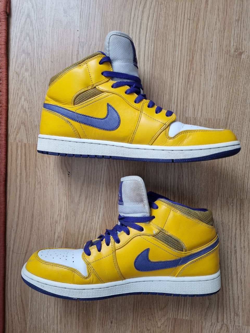 Jordan Brand Jordan 1 Mid Lakers Size US 11 / EU 44 - 3 Thumbnail