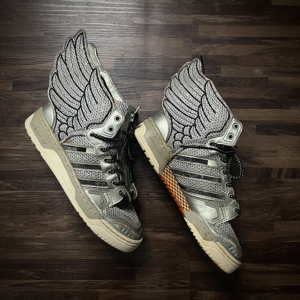 とJeremy Scott/llic Silver Jeremy Scott Adidas Jeremy Scott Metallic Silver 2012 | Grailed