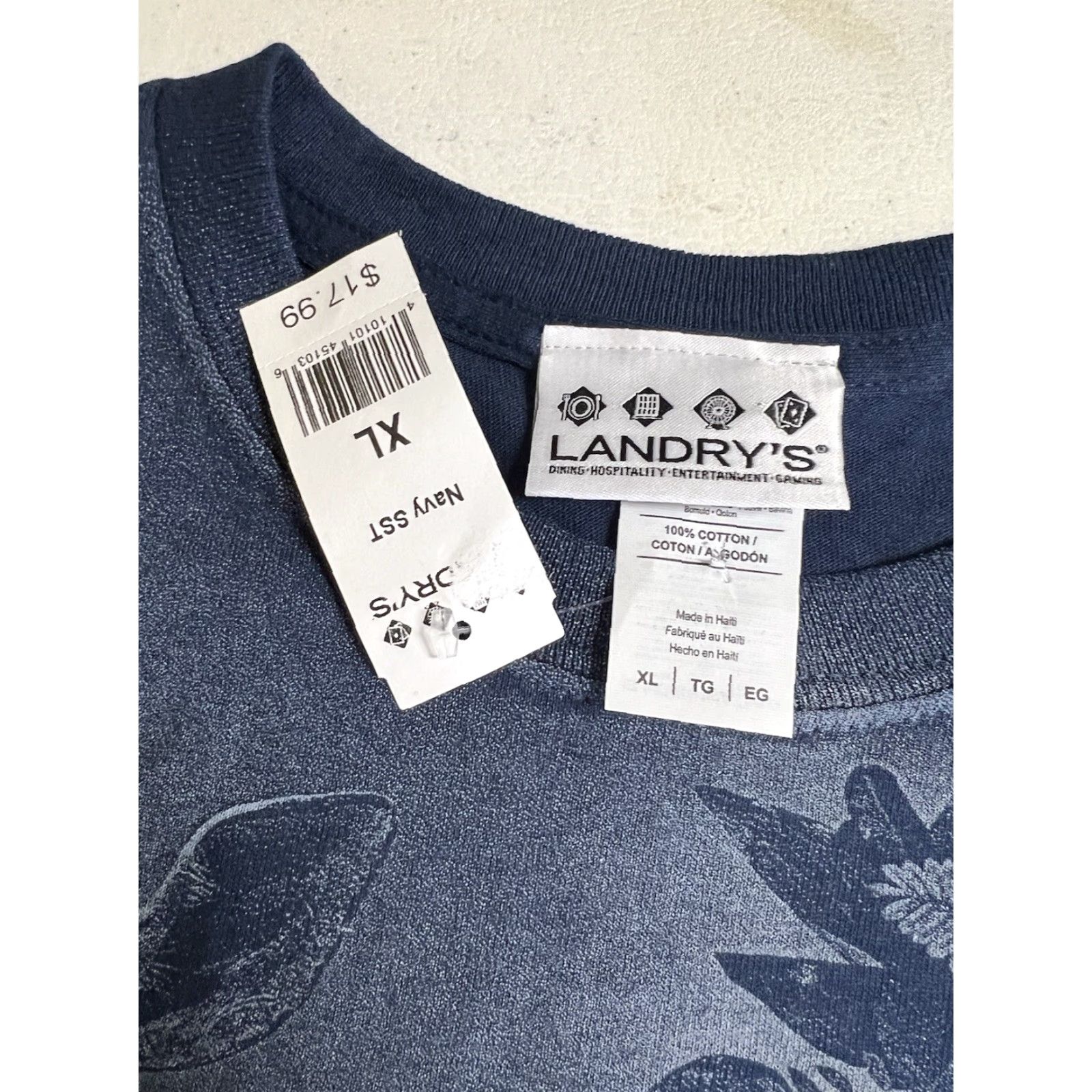 Vintage VINTAGE Rainforest Cafe T-Shirt XL Blue Animals Graphic Print Crew Neck Short Sleeve Mens NOS W/tag Size US XL / EU 56 / 4 - 4 Thumbnail