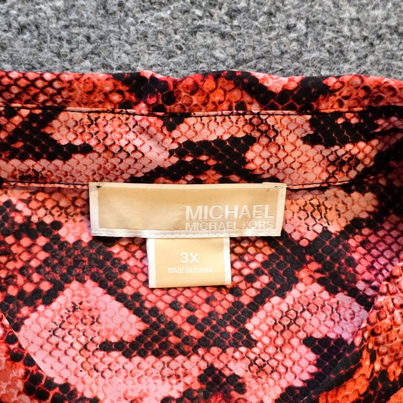 Michael Kors Michael Kors Top Womens 3X Red Alligator Print Button Up Long Sleeve Blouse Size XXL / US 16-18 / IT 52-54 - 5 Thumbnail