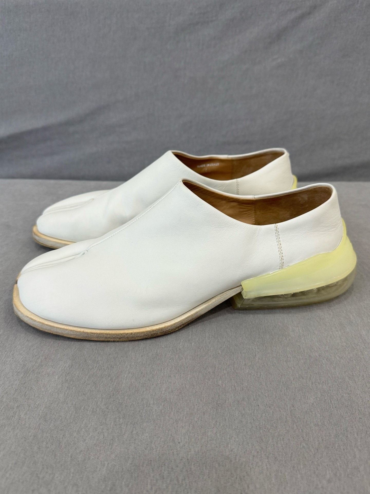 Maison Margiela Maison Margiela White Cushion Derby Shoes Size US 10 / EU 43 - 1 Thumbnail