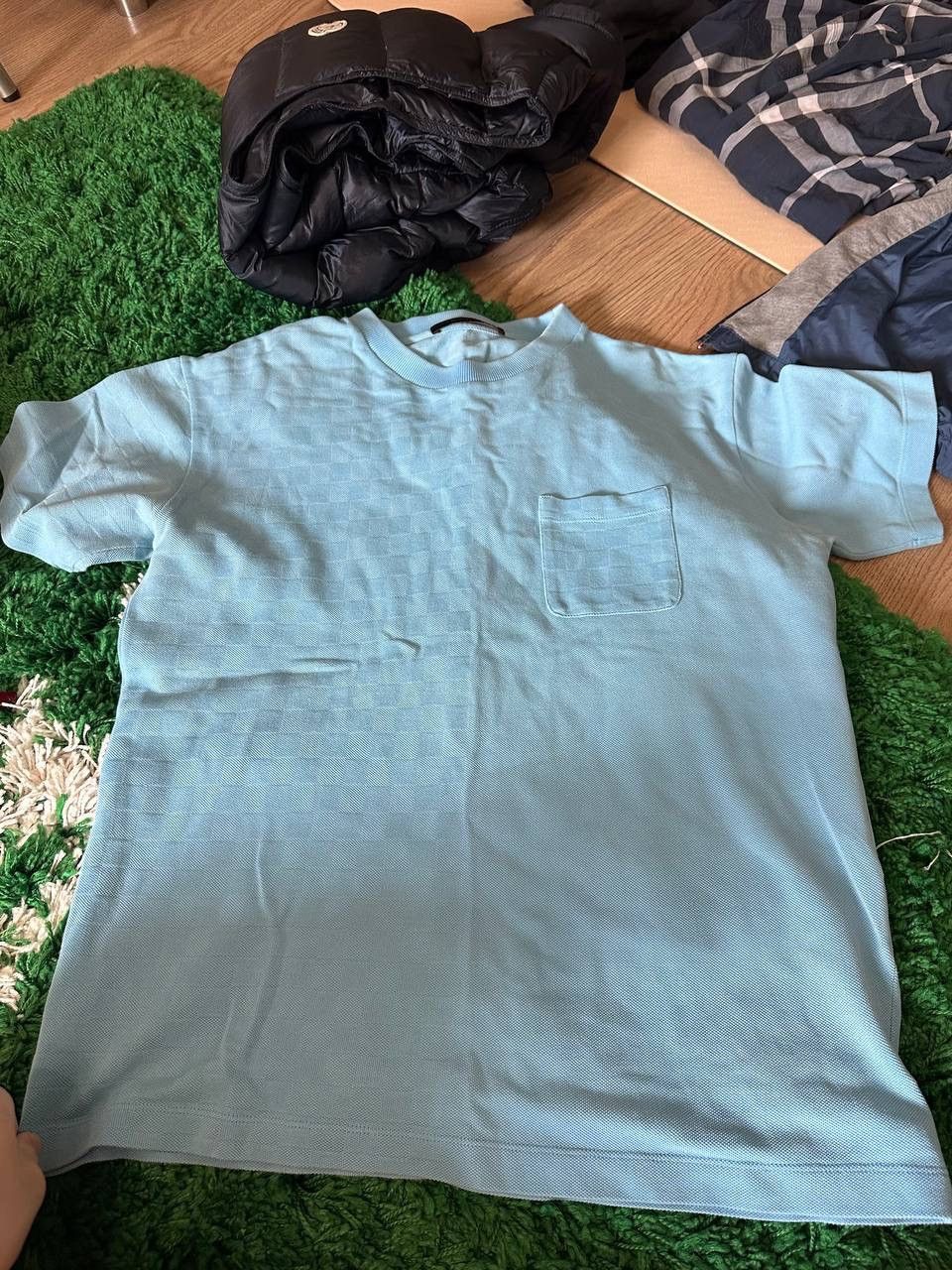 Louis Vuitton Louis Vuitton T-Shirt Size US S / EU 44-46 / 1 - 1 Thumbnail