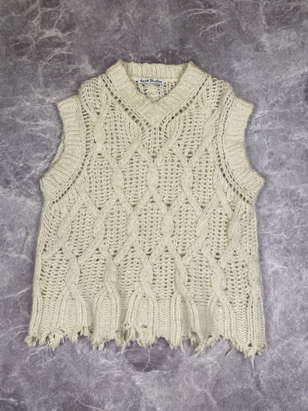 Acne Studios Acne Studios Distressed Raw Edge Yarn Oversized Chunky Vest Size XS / US 0-2 / IT 36-38 - 1 Thumbnail