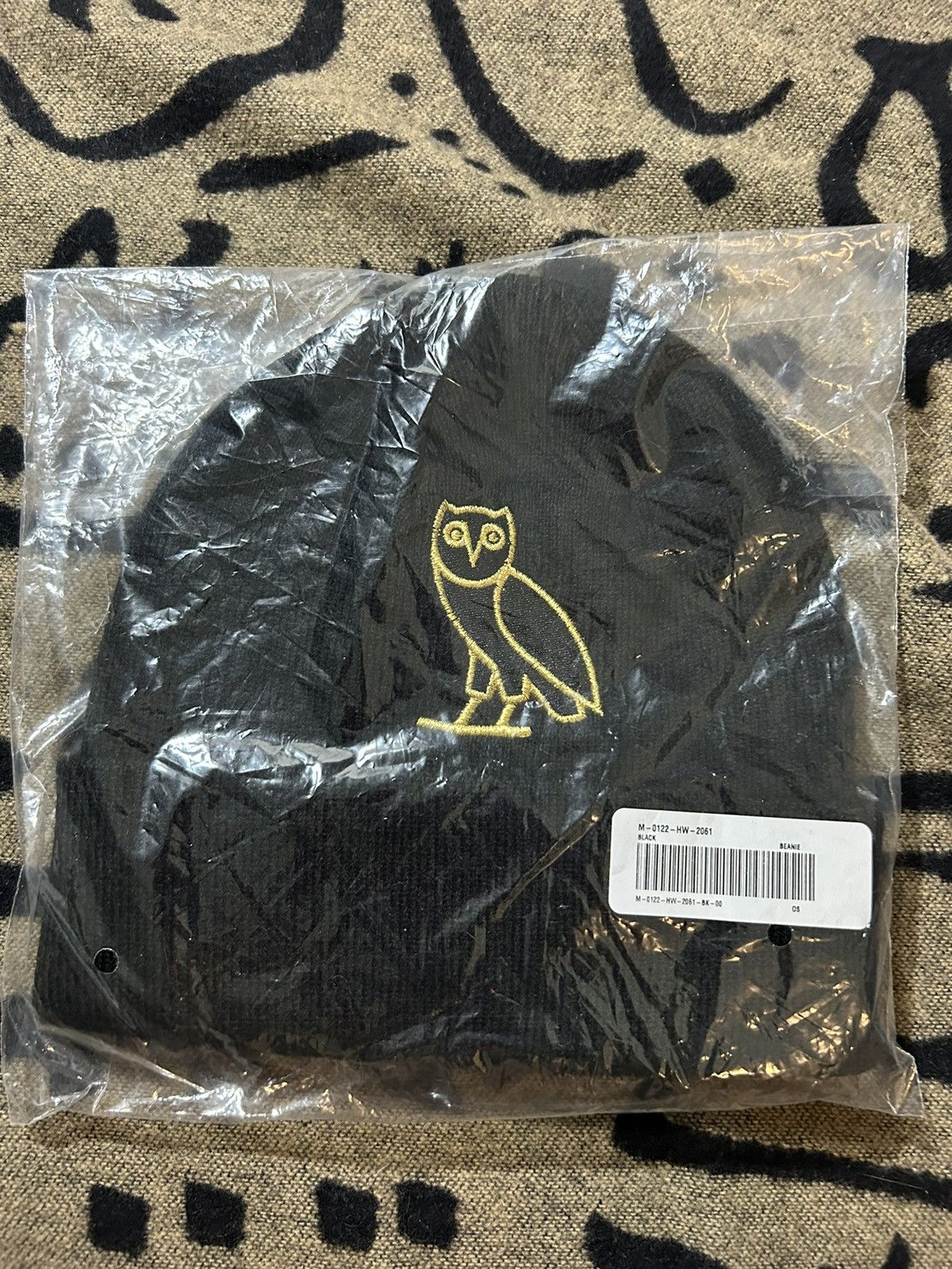 October's Very Own 2022 Classic Owl Beanie Size ONE SIZE - 1 Thumbnail