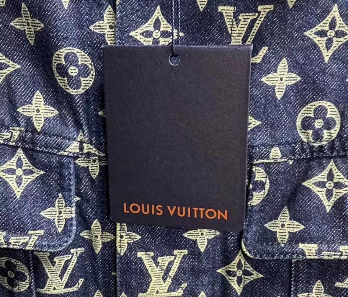 Louis Vuitton Louis Vuitton's latest blue pop edition denim jacket Size US S / EU 44-46 / 1 - 6 Thumbnail