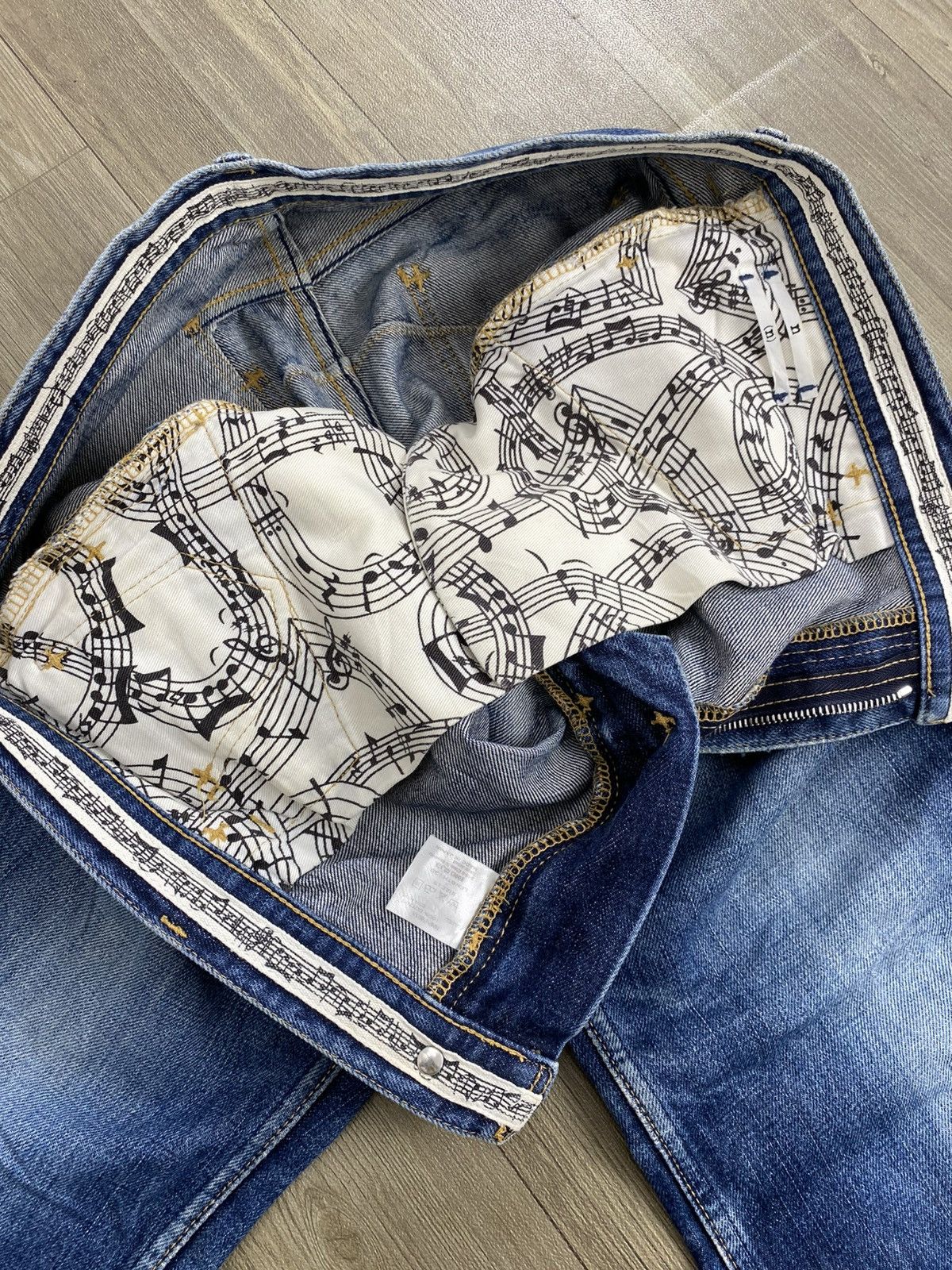 Number (N)ine Vintage Number (N)ine Music Distressed Denim Jeans Faded Size US 32 / EU 48 - 11 Thumbnail