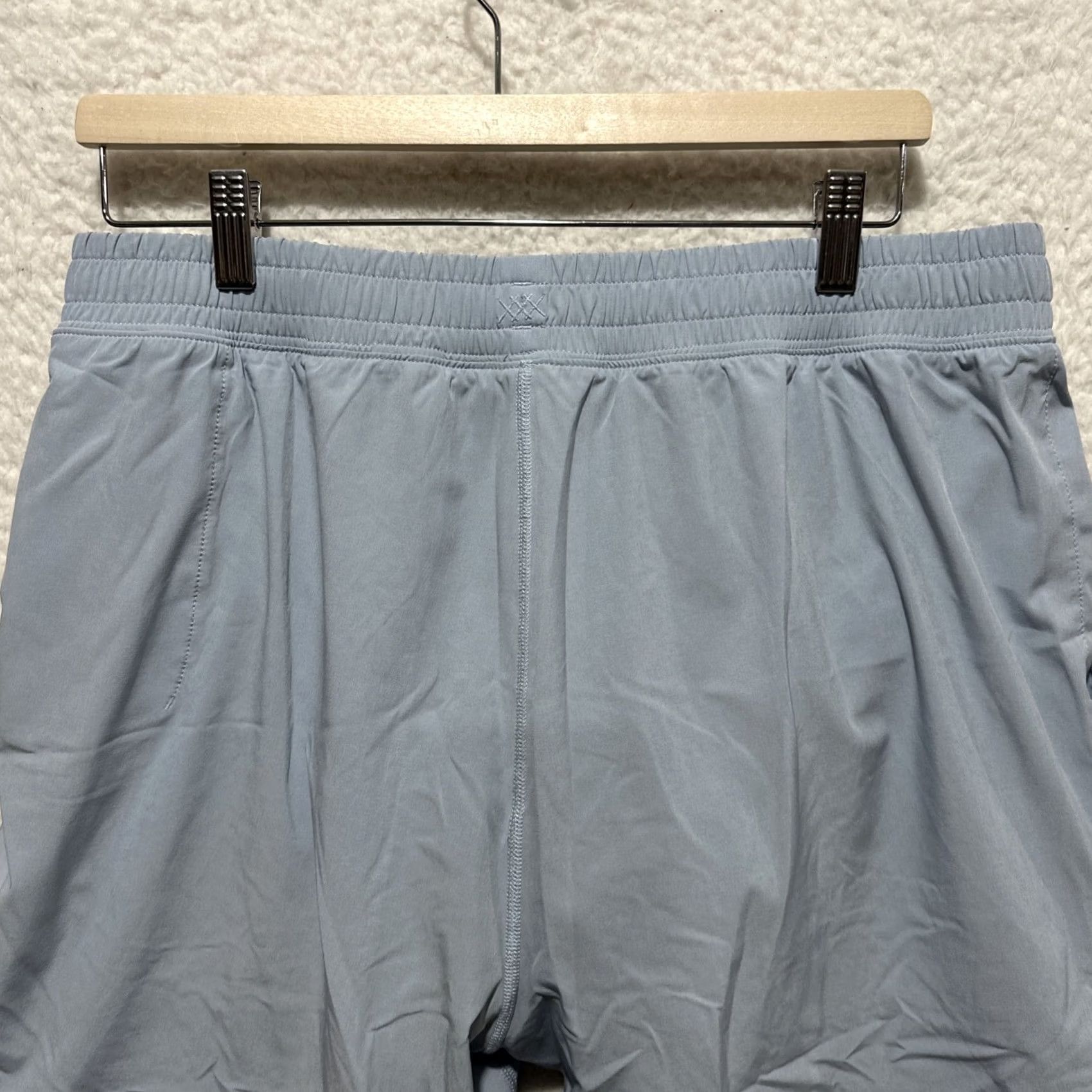 Rhone Rhone Shorts Men's L Blue Performance Athletic Drawstring Zip Pocket Black Lined Size US 33 - 7 Thumbnail