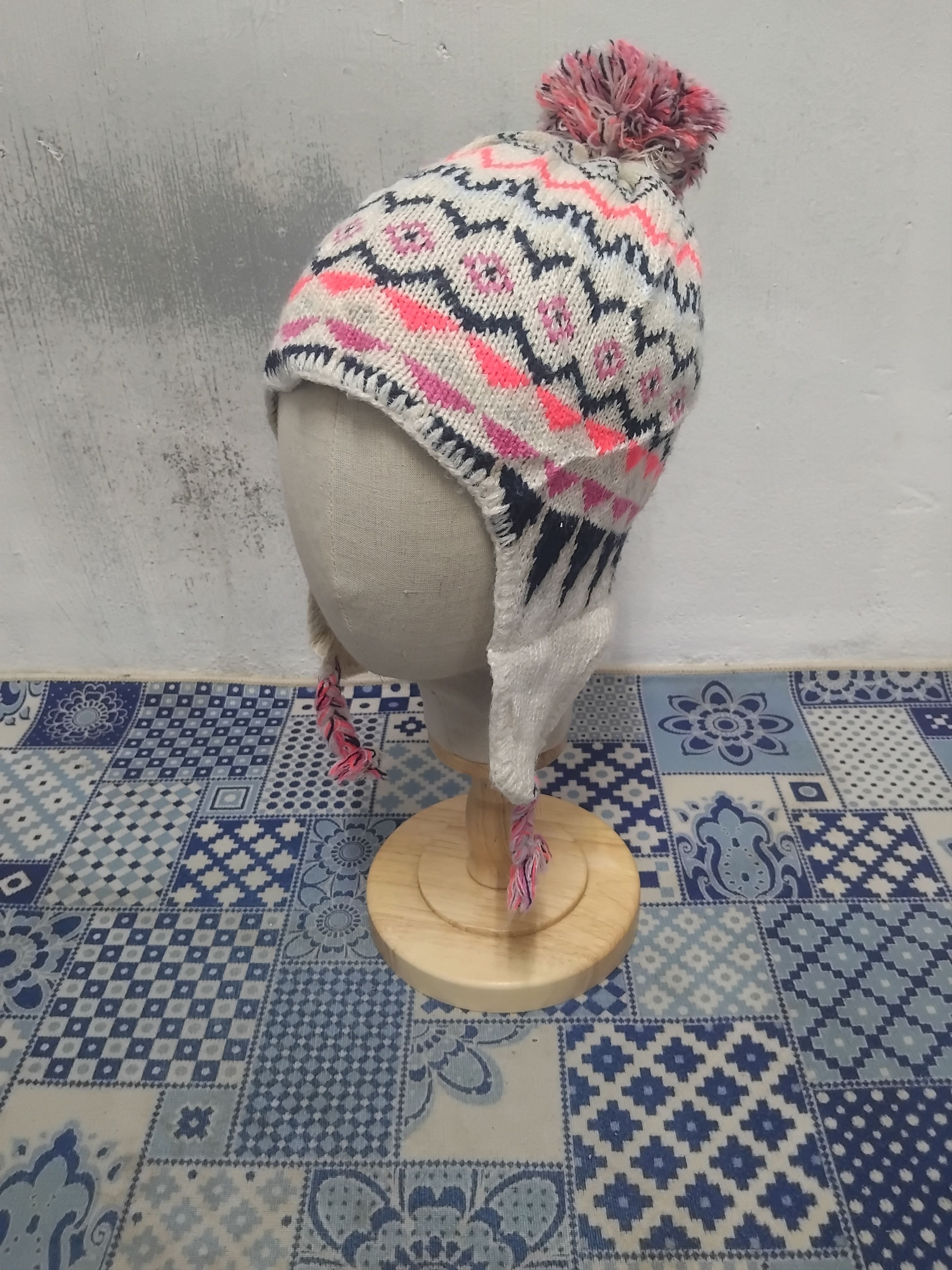 Old Navy Old Navy Multicolour beanie Size ONE SIZE - 1 Thumbnail