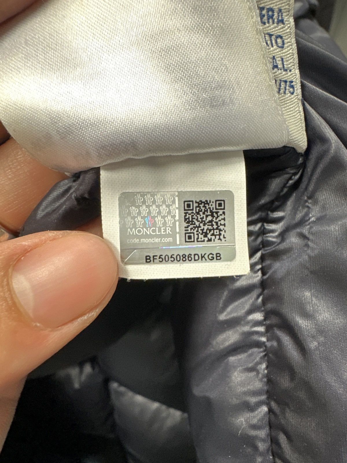 Moncler Moncler Maya Navy Blue Diamonds Puffer Down Hooded Jacket Size US M / EU 48-50 / 2 - 21 Thumbnail
