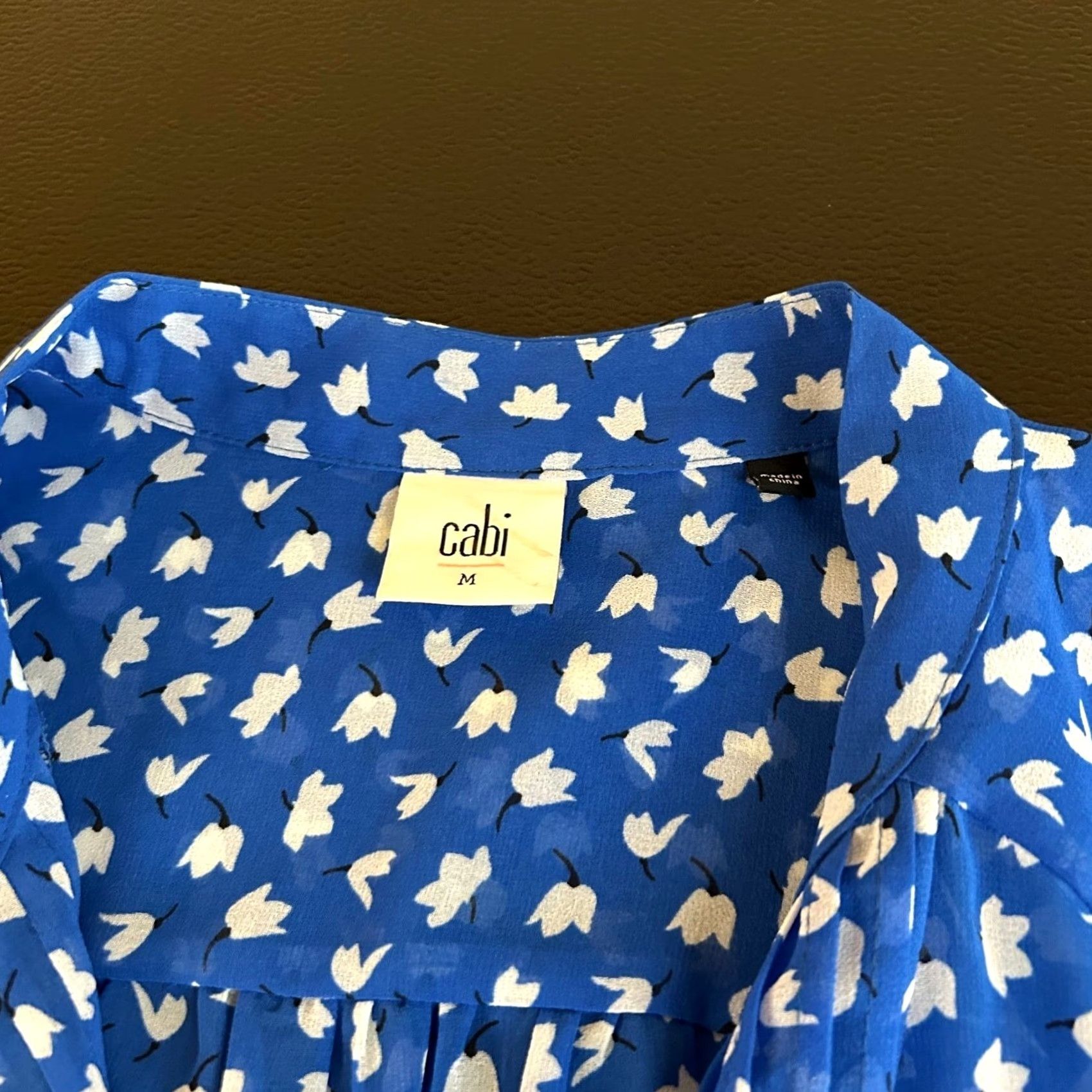 Vintage Cabi Peplum Blouse Womens M Blue Floral Sleeveless Pintuck Button Casual 5530 Size M / US 6-8 / IT 42-44 - 2 Thumbnail