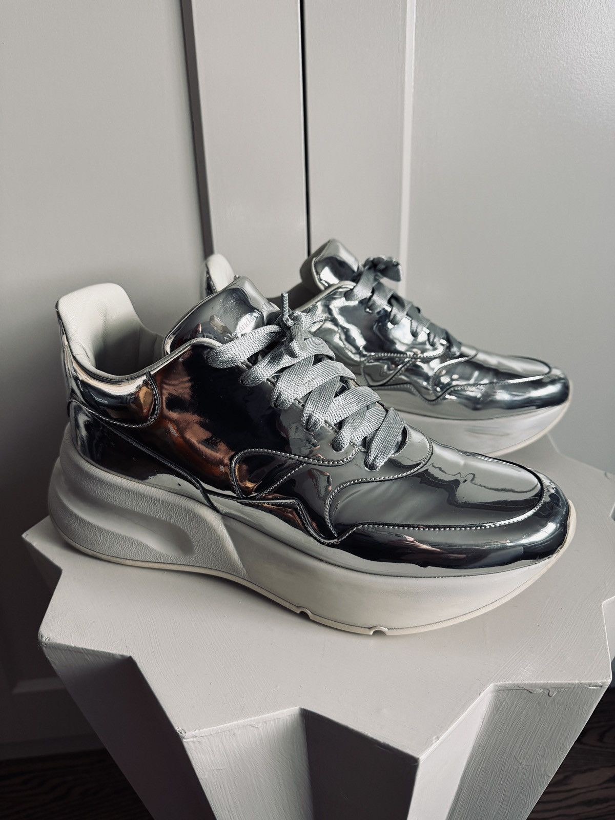 Alexander McQueen Alexander McQueen Silver Oversized Runner Size US 10 / EU 43 - 1 Thumbnail