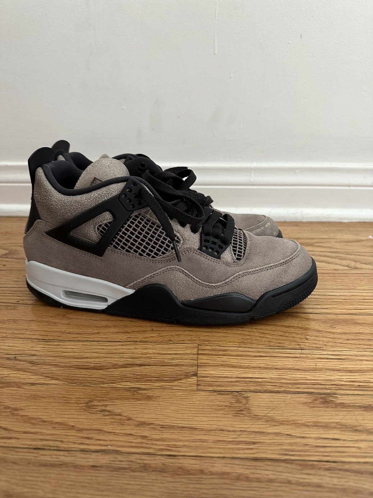 Jordan Brand Jordan 4 Retro Taupe Haze Size US 9.5 / EU 42-43 - 1 Thumbnail